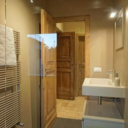 Montone Apartment